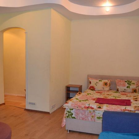 Apartment On Peremogy Square كييف المظهر الخارجي الصورة